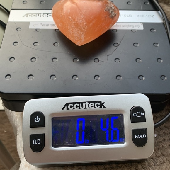 Peach selenite heart crystal - Picture 5 of 5